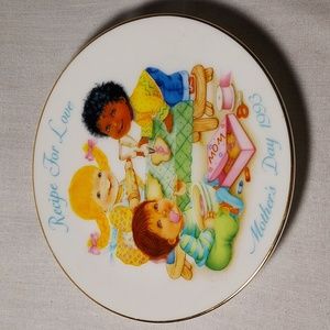 Vintage 1993 Avon Mother's Day Plate